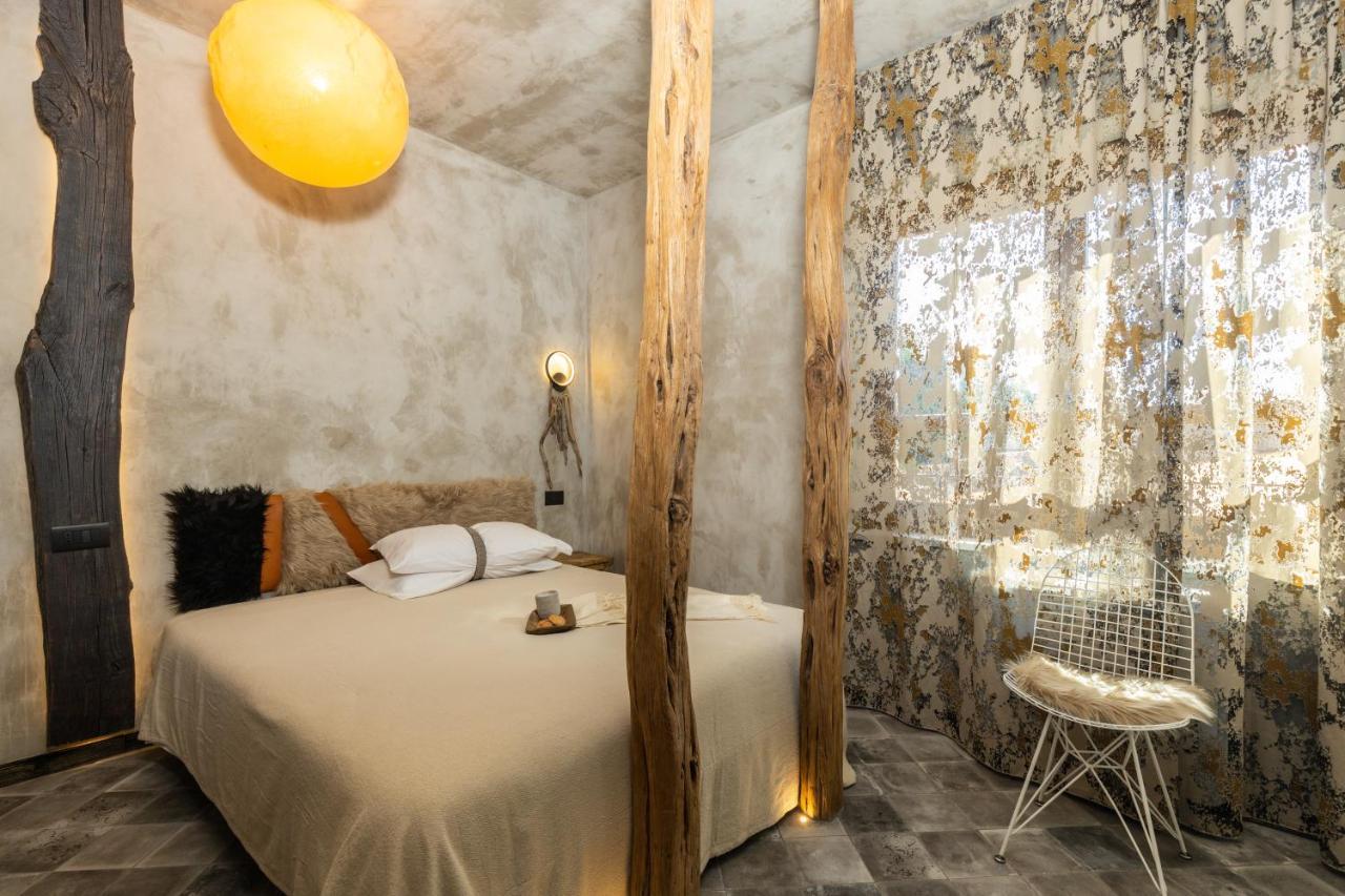 Via Roma Charming Rooms 包内伊 外观 照片