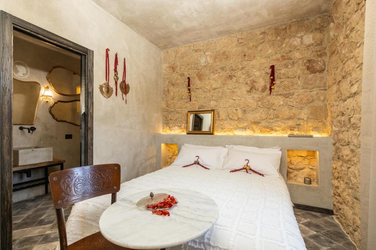 Via Roma Charming Rooms 包内伊 外观 照片