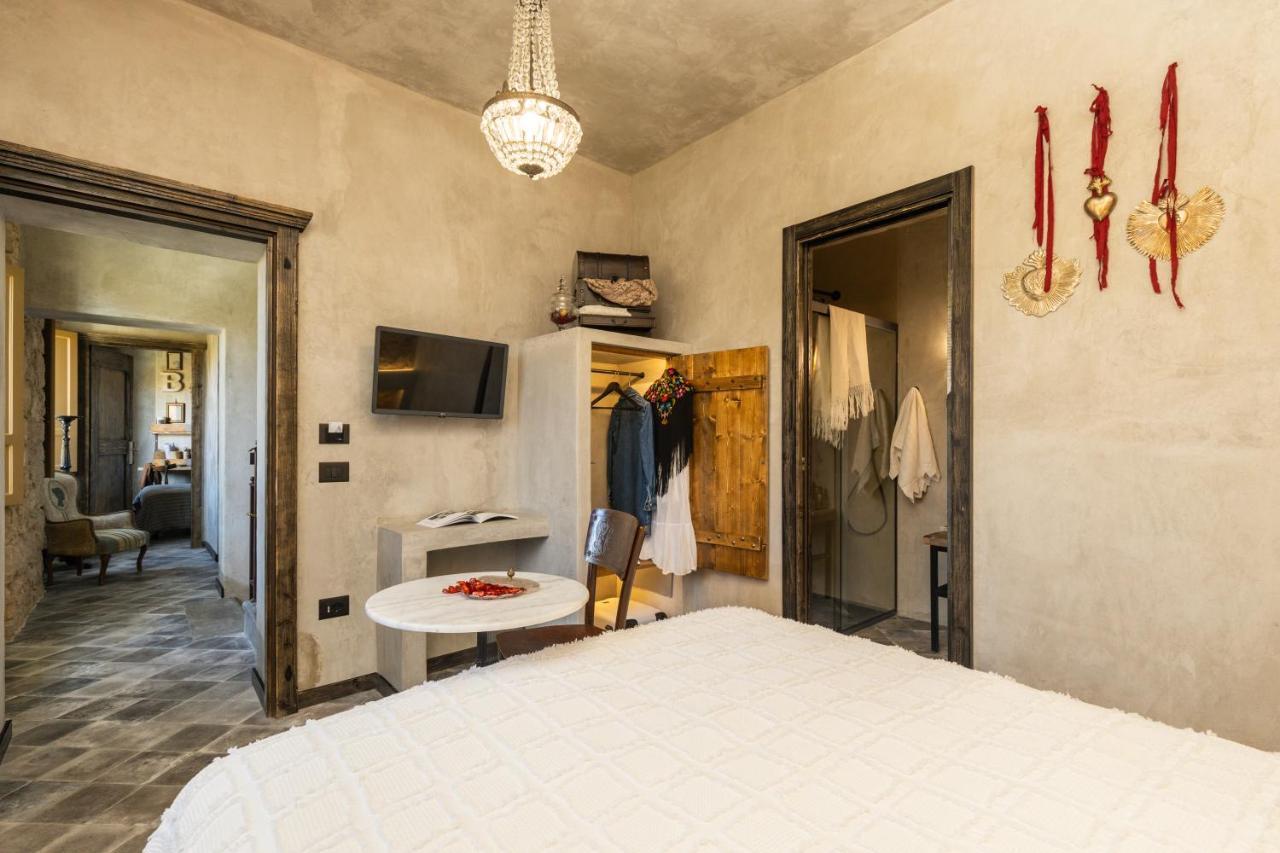 Via Roma Charming Rooms 包内伊 外观 照片